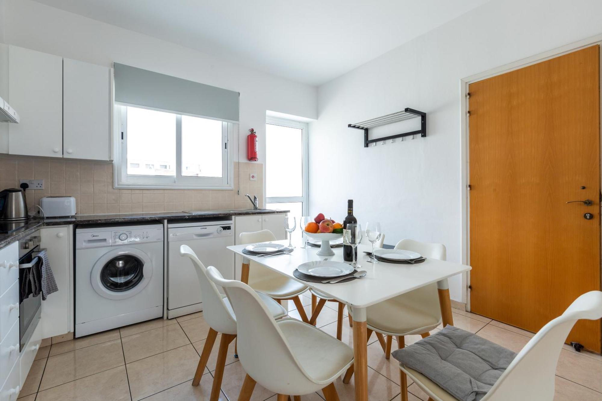 Beautiful 2 Bed Apartment In Paphos Cyprus 外观 照片